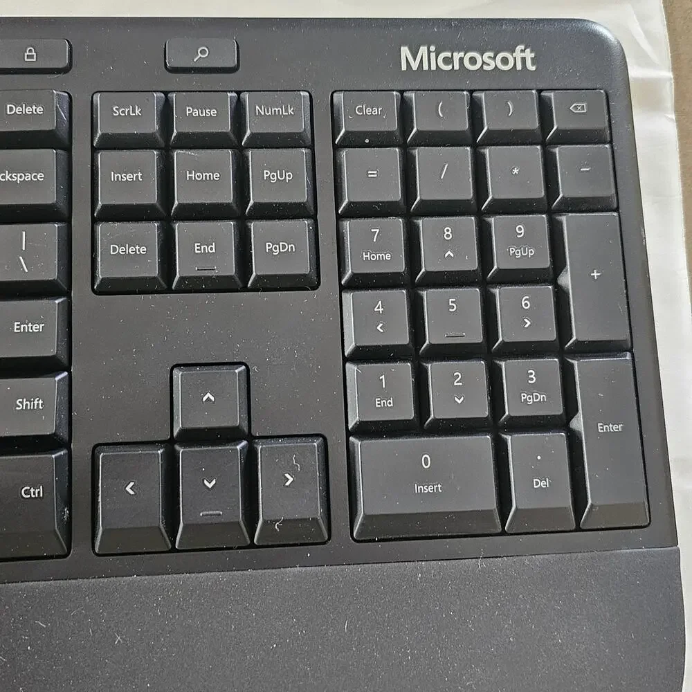 Microsoft Model 1878 Ergonomic Wired USB Keyboard Black TESTED